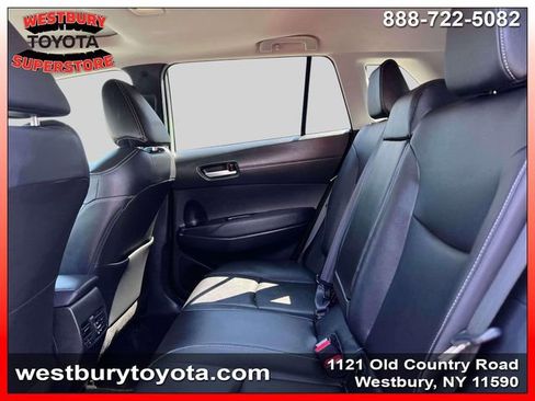 Used 2024 Toyota Corolla Cross XLE w/ Convenience Package image 15
