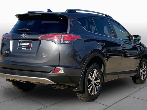 Used 2018 Toyota RAV4 XLE w/ Plus Extra Value Package AWD/4WD image 12