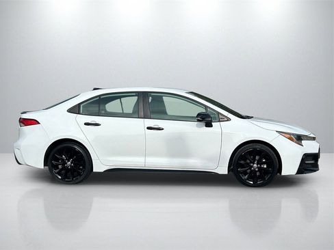 Used 2022 Toyota Corolla SE image 4
