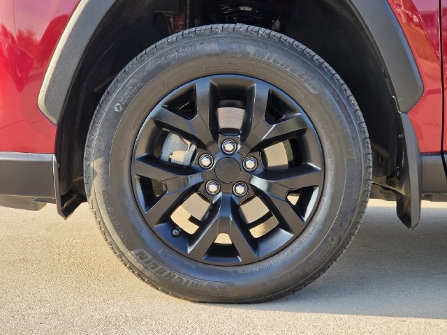 Used 2024 Toyota RAV4 LE FWD image 8