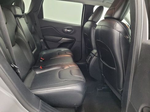Used 2020 Jeep Cherokee Limited FWD image 19