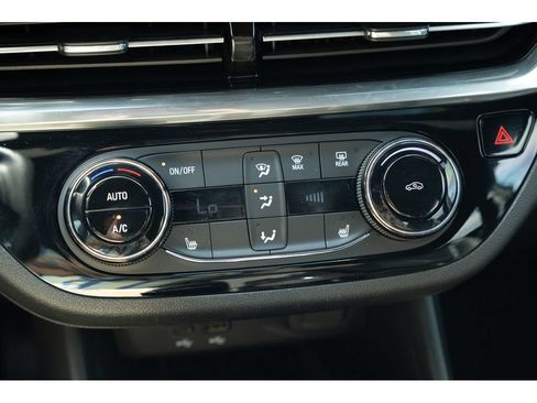 Used 2024 Buick Envista Sport Touring w/ Convenience I Package FWD image 28