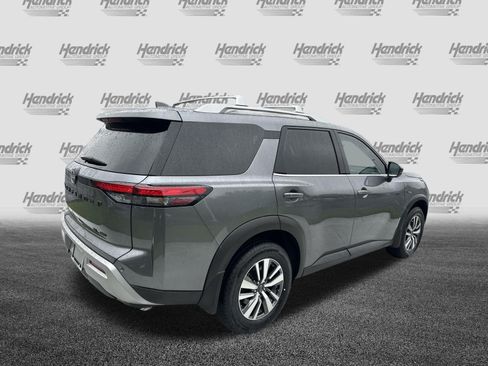 Used 2024 Nissan Pathfinder SL w/ Black Appearance Package AWD/4WD image 10