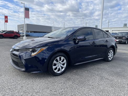 Used 2024 Toyota Corolla LE image 7