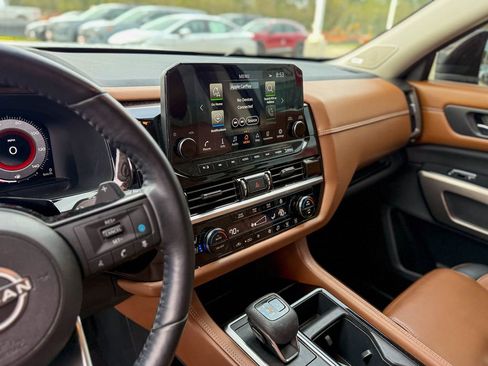 Used 2023 Nissan Pathfinder Platinum w/ Lighting Package (N93) image 26