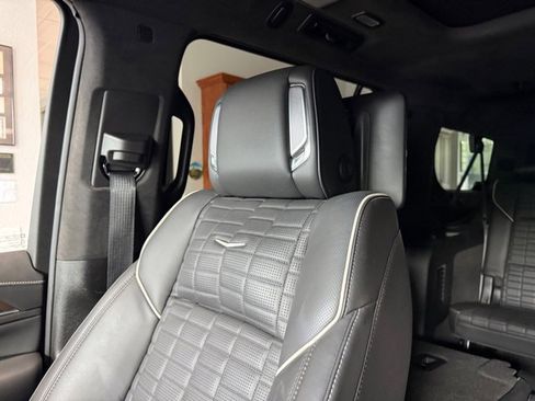 Used 2024 Cadillac Escalade ESV Sport Platinum w/ LPO, ONYX Package image 25