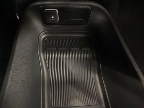 New 2026 Chrysler Pacifica Select image 45