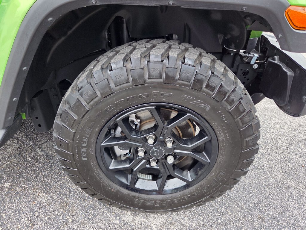Certified 2025 Jeep Gladiator Sport AWD/4WD image 21