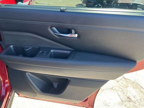 Certified 2024 Nissan Pathfinder Platinum image 17