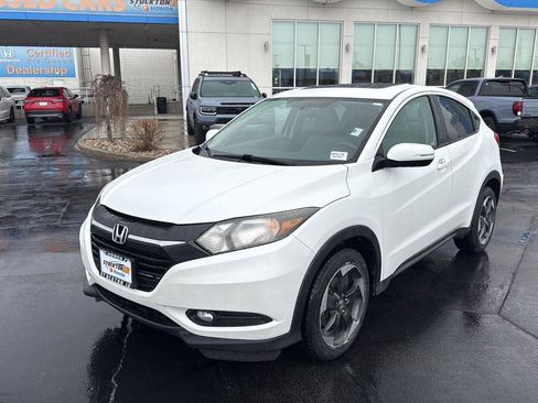Used 2018 Honda HR-V EX image 3