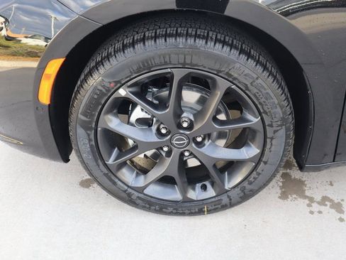 New 2026 Chrysler Pacifica Limited w/ S Appearance Package FWD image 20