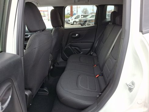 Used 2022 Jeep Renegade Latitude image 12