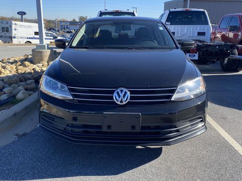 Used 2015 Volkswagen Jetta S image 2