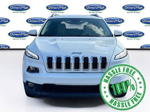 Used 2017 Jeep Cherokee Latitude image 2