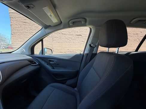 Used 2017 Chevrolet Trax LT image 17