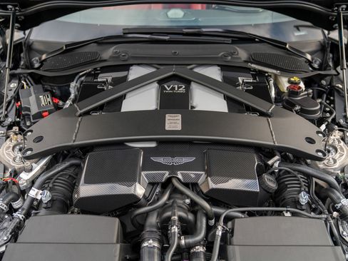 New 2025 Aston Martin Vanquish image 32