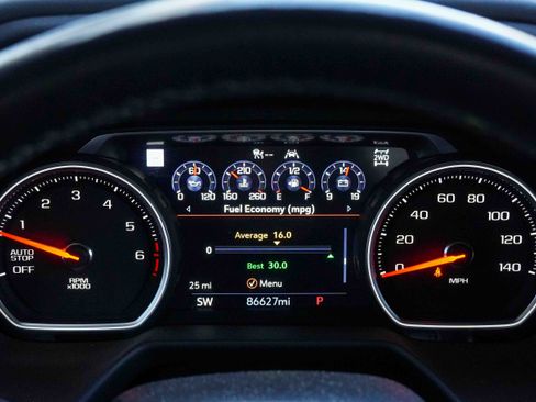 Used 2021 Chevrolet Suburban Premier w/ Premium Package image 20