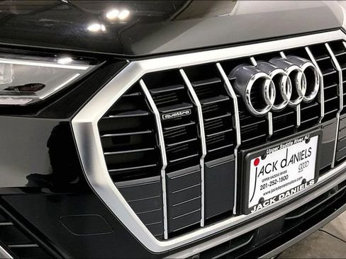 Certified 2025 Audi Q3 2.0T Premium w/ Convenience Package image 29