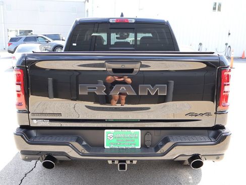 Used 2025 RAM 1500 Big Horn AWD/4WD image 4