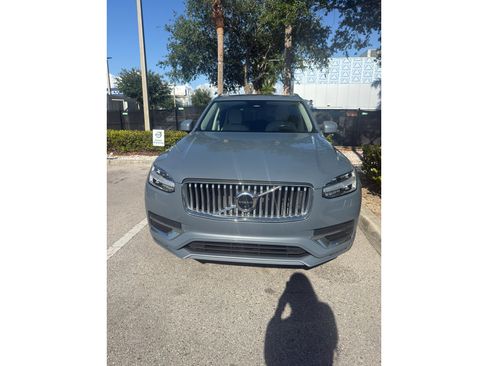 Certified 2023 Volvo XC90 B6 Ultimate AWD/4WD image 3