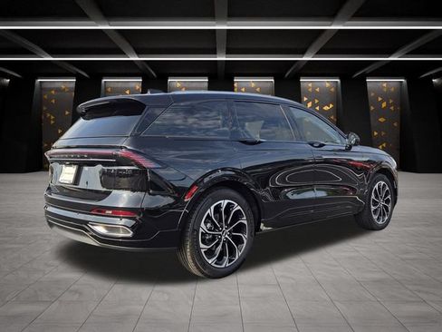 New 2026 Lincoln Nautilus Reserve AWD/4WD image 2