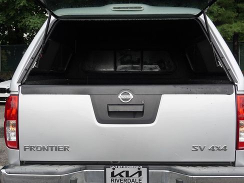 Used 2014 Nissan Frontier SV AWD/4WD image 13