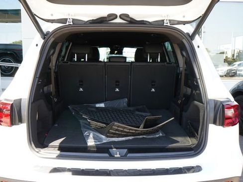Used 2026 Mercedes-Benz GLB 250 image 8