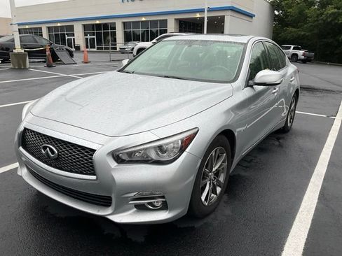 Used 2017 INFINITI Q50 Signature Edition w/ All Weather Package (L93) AWD/4WD image 12