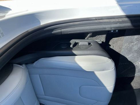 New 2026 Hyundai Elantra Limited FWD image 25