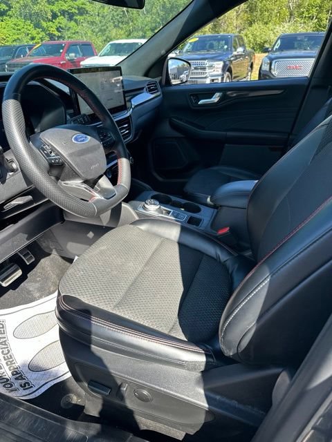Used 2023 Ford Escape ST-Line w/ Tech Pack #1 AWD/4WD image 11