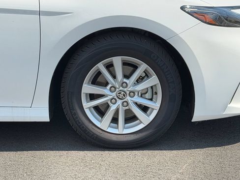 Used 2025 Toyota Camry LE FWD image 10