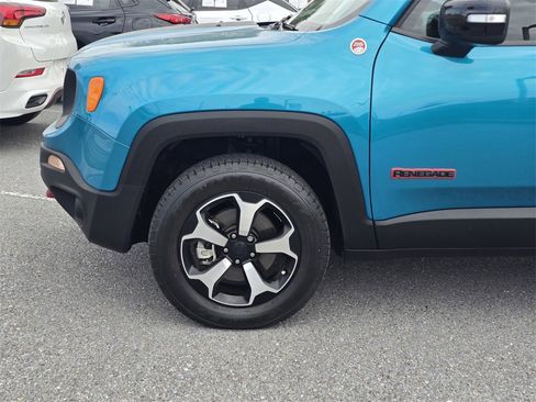 Used 2022 Jeep Renegade Trailhawk image 9