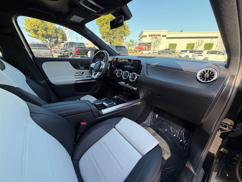 Used 2022 Mercedes-Benz GLA 35 AMG 4MATIC image 23
