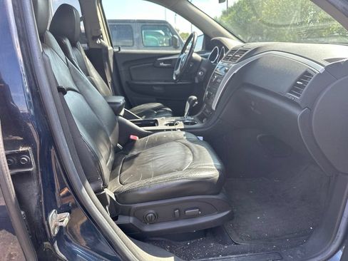 Used 2009 Chevrolet Traverse LT AWD/4WD image 25