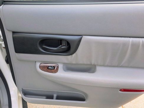 Used 2001 Buick Regal GS w/ Prestige Pkg image 19