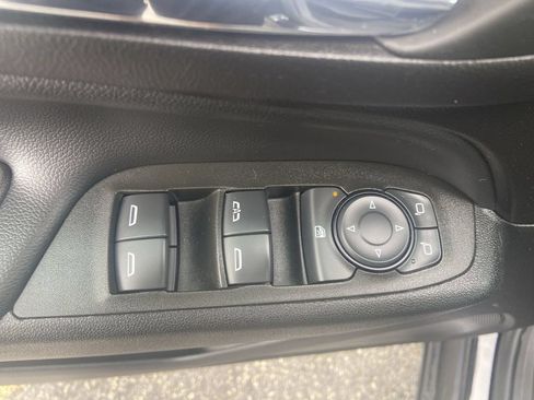 Certified 2023 Chevrolet Equinox LT AWD/4WD image 23