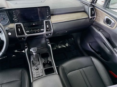Used 2023 Kia Sorento S w/ Panoramic Sunroof Package image 29