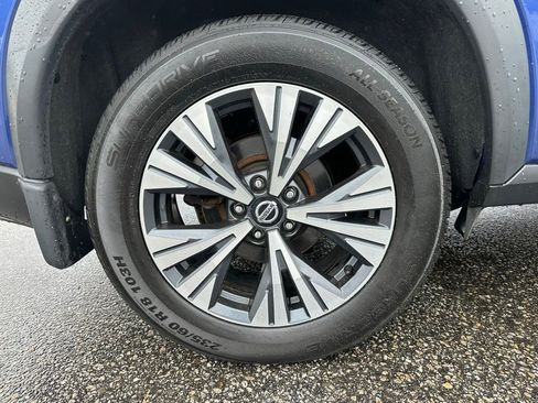Used 2021 Nissan Rogue SV w/ Premium Package AWD/4WD image 14