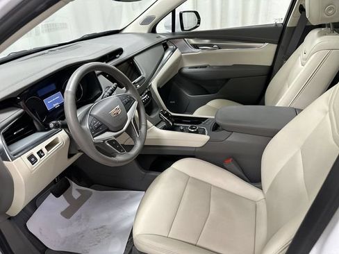 Certified 2024 Cadillac XT5 Premium Luxury FWD image 15