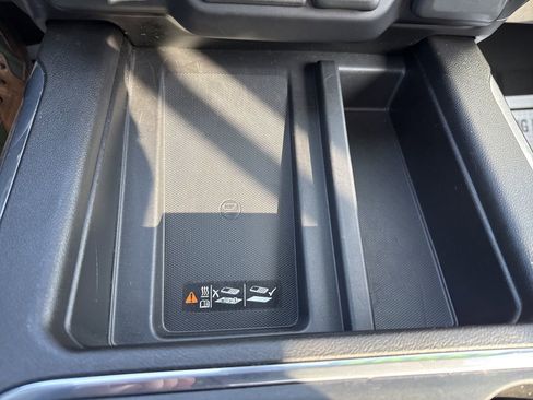 Used 2019 Chevrolet Silverado 1500 High Country image 26