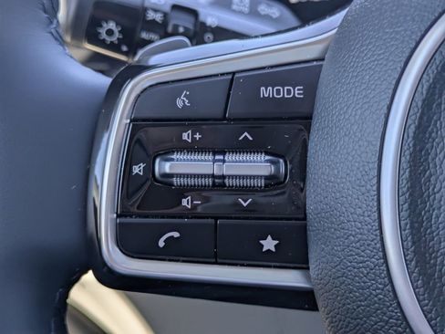 Used 2025 Kia Carnival SX image 26