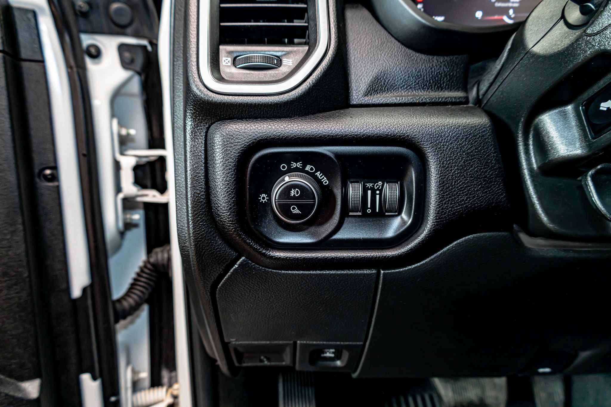 Used 2025 RAM 2500 Laramie w/ Night Edition AWD/4WD image 20