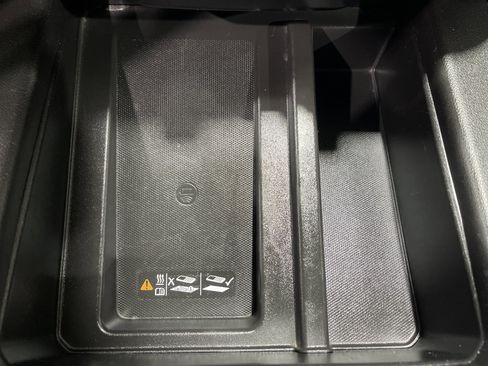 Used 2020 GMC Sierra 1500 SLT w/ SLT Premium Plus Package image 25