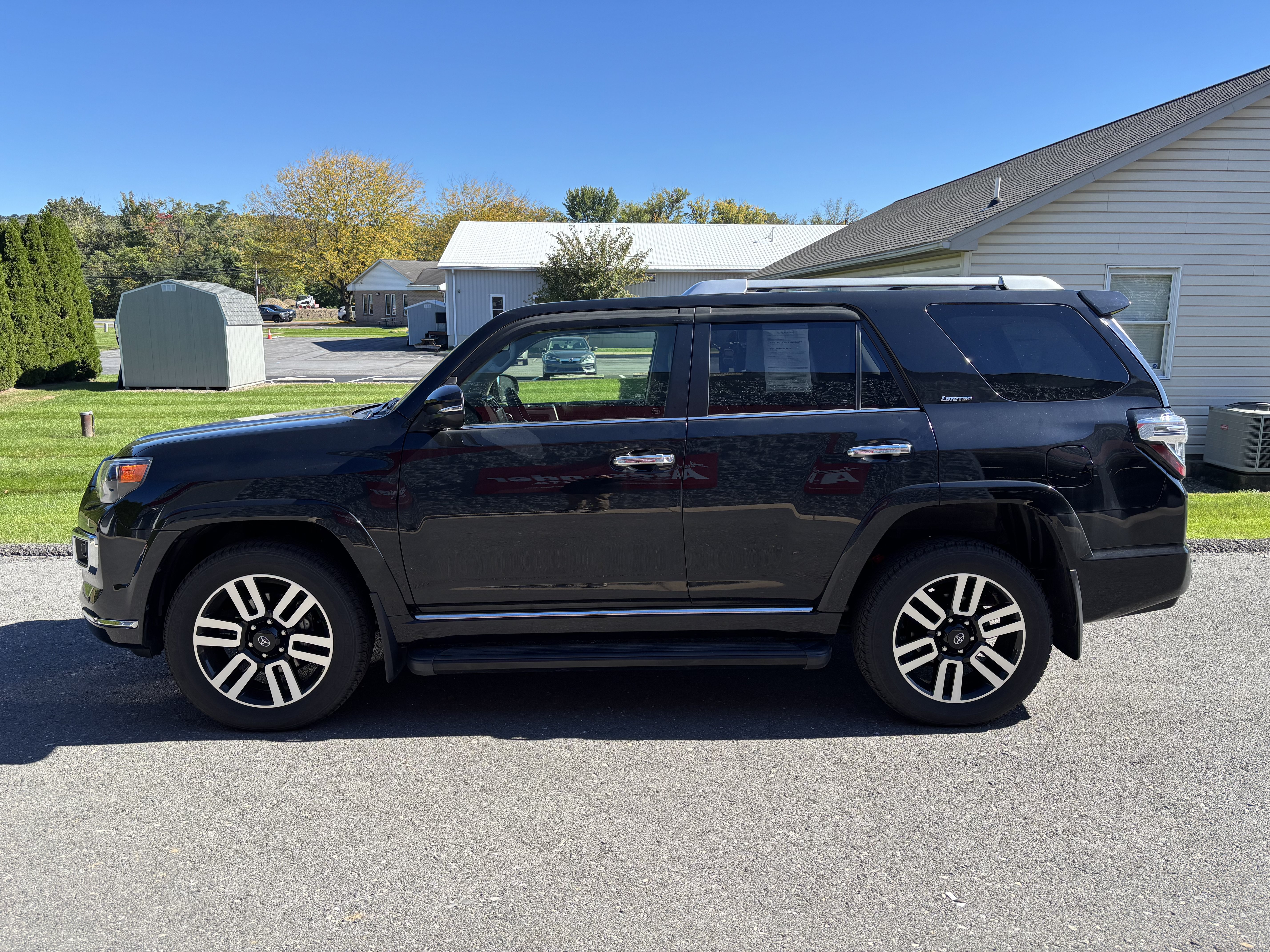 Used 2023 Toyota 4Runner Limited AWD/4WD image 7