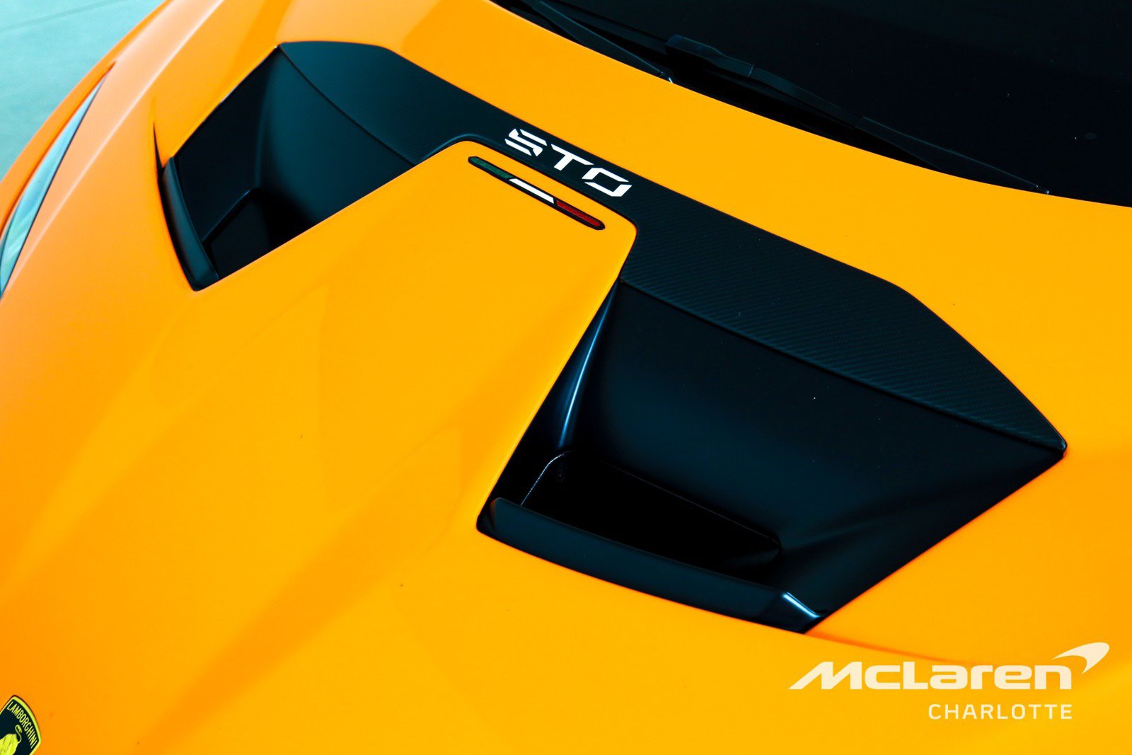 Used 2022 Lamborghini Huracan STO RWD image 33