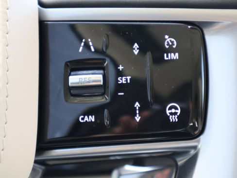 Certified 2025 Land Rover Range Rover Autobiography AWD/4WD image 17