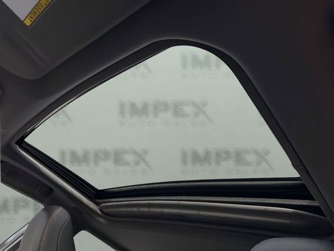 Used 2019 Toyota Avalon Touring image 12