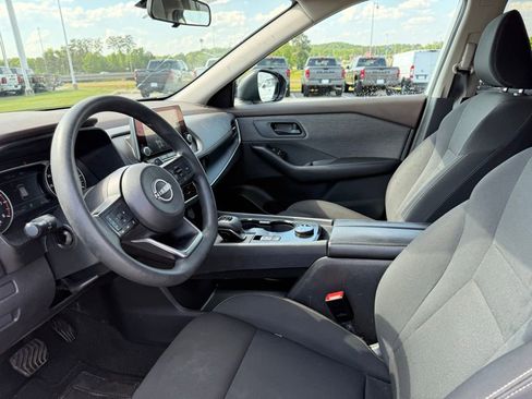 Used 2023 Nissan Rogue S image 6