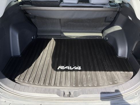 Used 2021 Toyota RAV4 XLE w/ Convenience Package AWD/4WD image 26