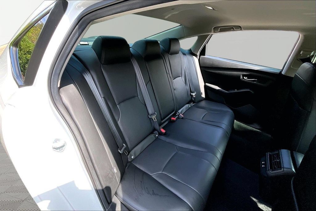 Used 2024 Honda Accord EX-L image 19